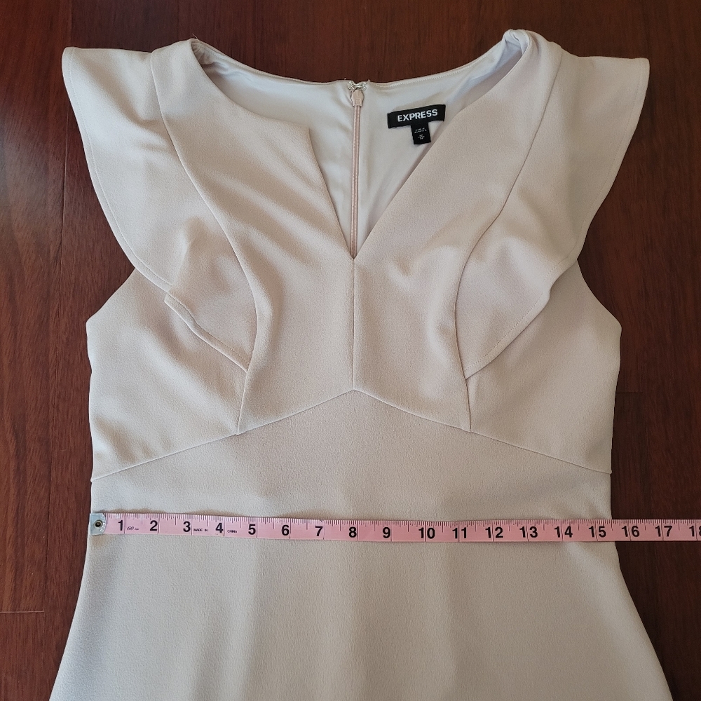 Express Ruffle Sleeve Sheath Dress - Picture 10 of 10